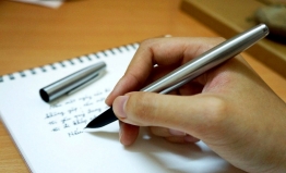 Bút bi và giấy có khả năng thúc đẩy ghi nhớ 